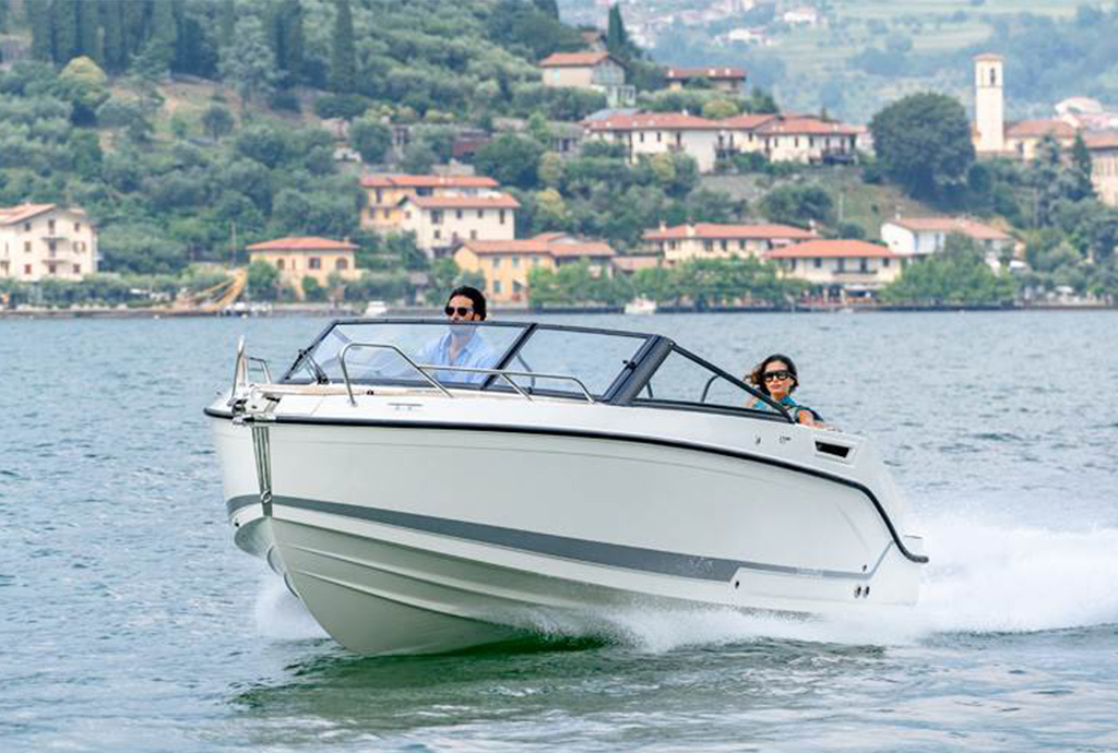 Quicksilver_Activ_675_Cruiser_RoJe_Boote_Allensbach_Bodenseezulassung_running5.jpg